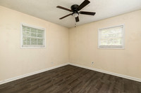1898 Live Oak Dr-20