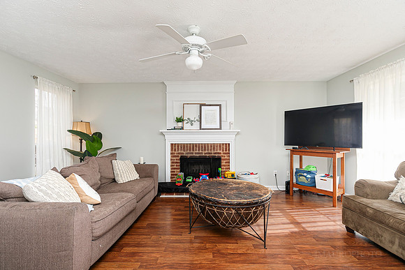 2812 Amhurst Way-7
