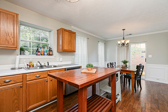 2812 Amhurst Way-11
