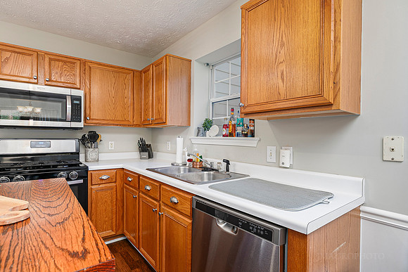 2812 Amhurst Way-13