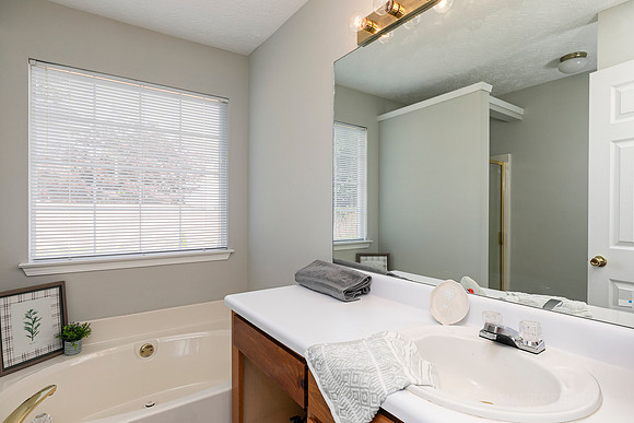 2812 Amhurst Way-19