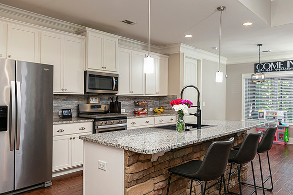 601 Hanover Dr-15