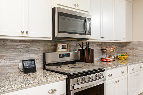 601 Hanover Dr-16