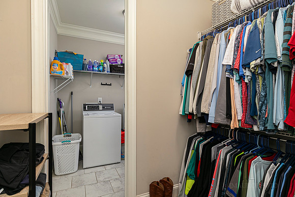 601 Hanover Dr-31