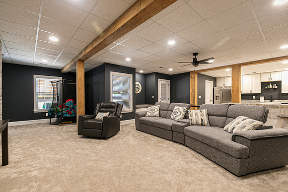 601 Hanover Dr-34