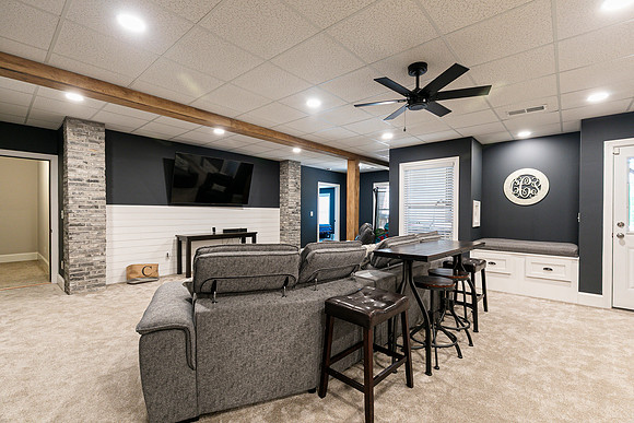 601 Hanover Dr-37