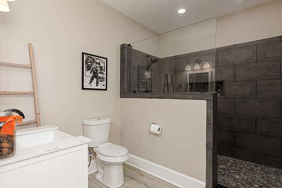 601 Hanover Dr-38