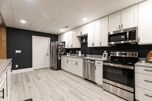 601 Hanover Dr-40