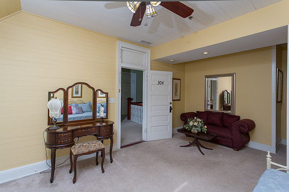 Suite 304-9