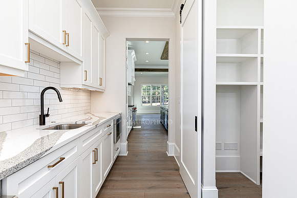 Butler Pantry-1