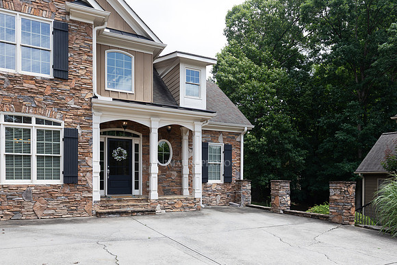 5674 Hollowbrook Lane-3