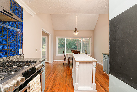 3077 Milford Chase Dr-13