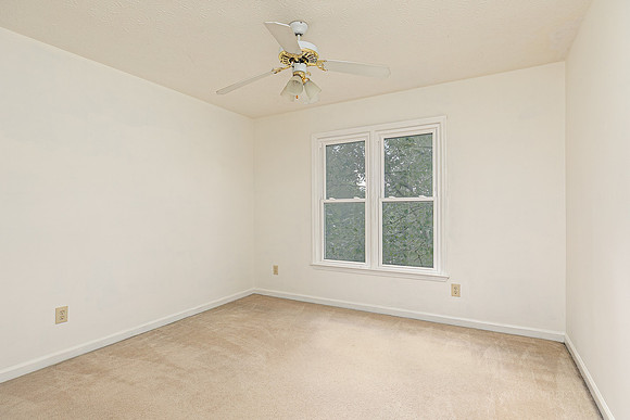 3077 Milford Chase Dr-28