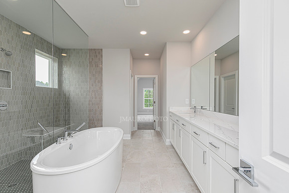 Antoinette Classic-31