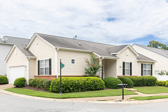 707 Bedford Ct-3