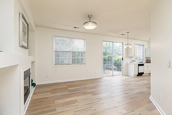 707 Bedford Ct-9