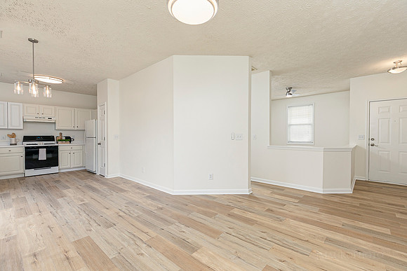 707 Bedford Ct-13