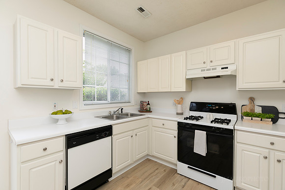 707 Bedford Ct-17