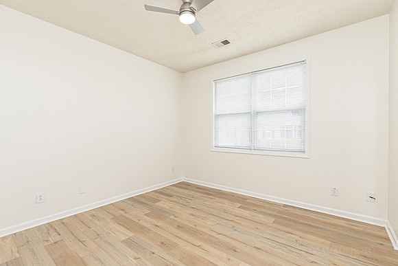 707 Bedford Ct-20