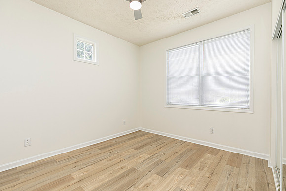 707 Bedford Ct-25