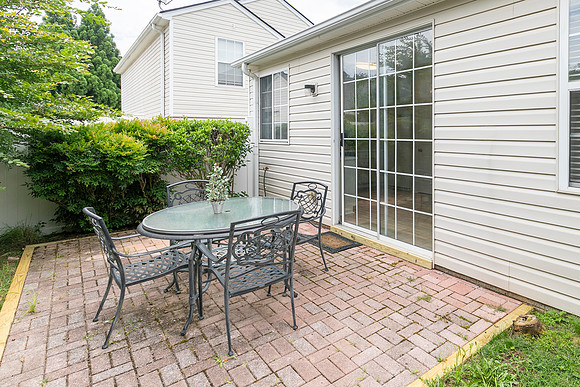 707 Bedford Ct-28