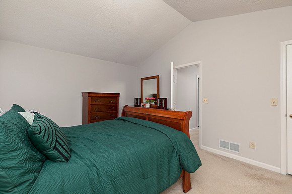 5216 Glendoara Ct-15