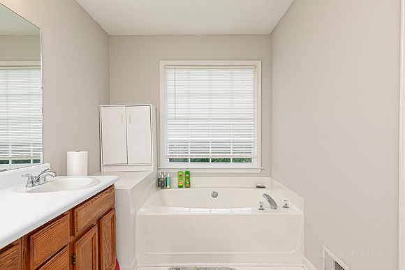 5216 Glendoara Ct-18