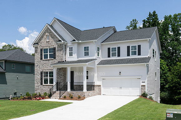Hillside Traditional-4