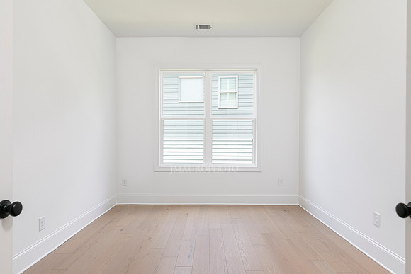 Hillside Traditional-11