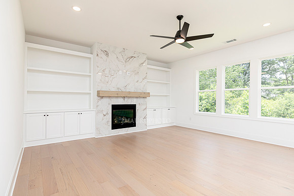 Hillside Traditional-13