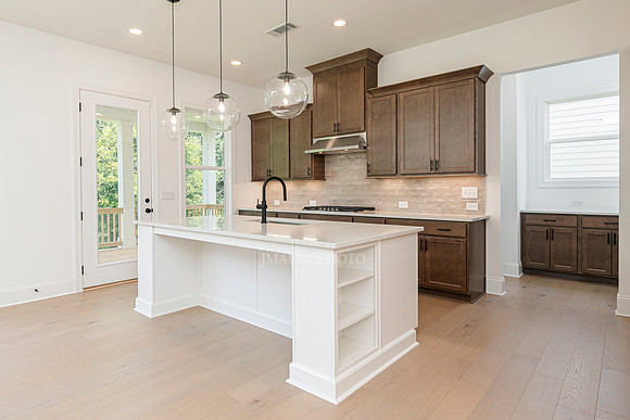 Hillside Traditional-20