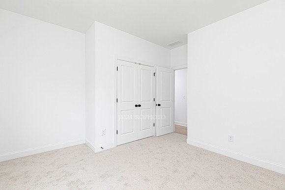 Hillside Traditional-41
