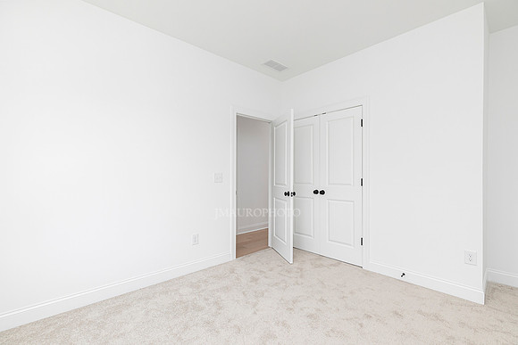 Hillside Traditional-43