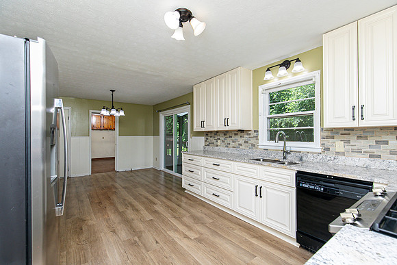 2133 Sandy Plains Road-17