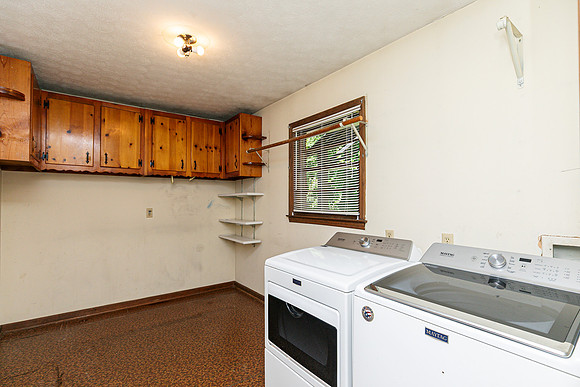 2133 Sandy Plains Road-21