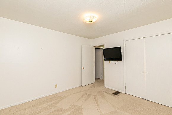 2133 Sandy Plains Road-32