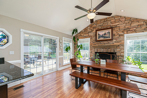 3021 Old Lost Mountain Rd-22