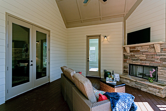 Screened Porch-3