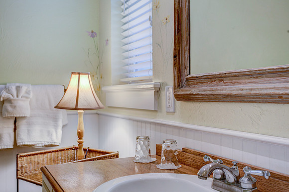 Guest Room 3-14