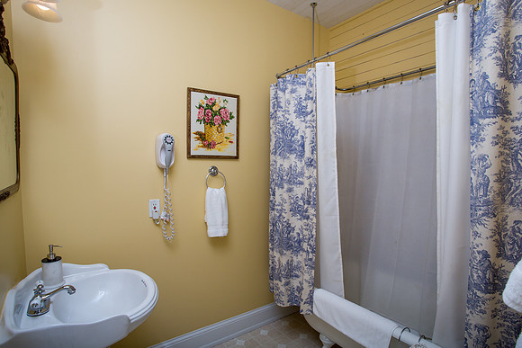 Suite 304-4