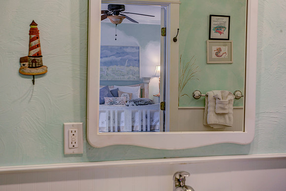 Guest Room 2-10