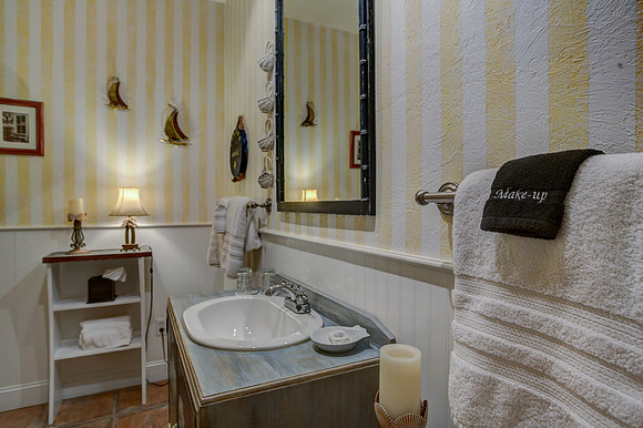 Guest Room 5-11