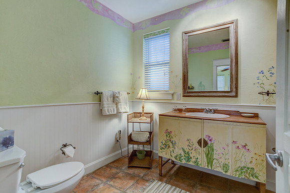 Guest Room 3-11