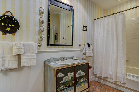 Guest Room 5-12