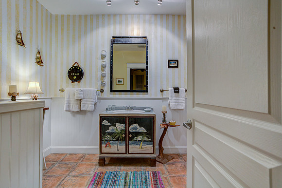 Guest Room 5-9