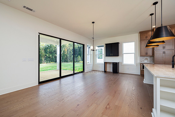 Oakshire Farmhouse-13