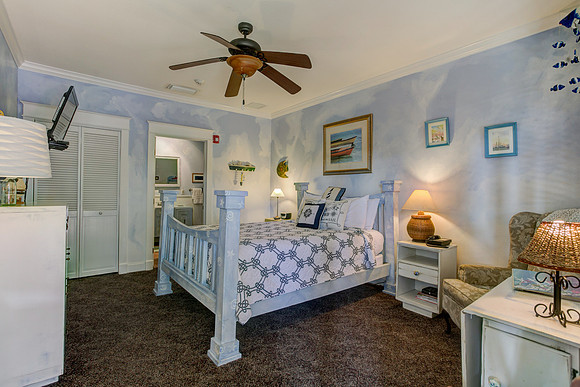 Guest Room 4-2