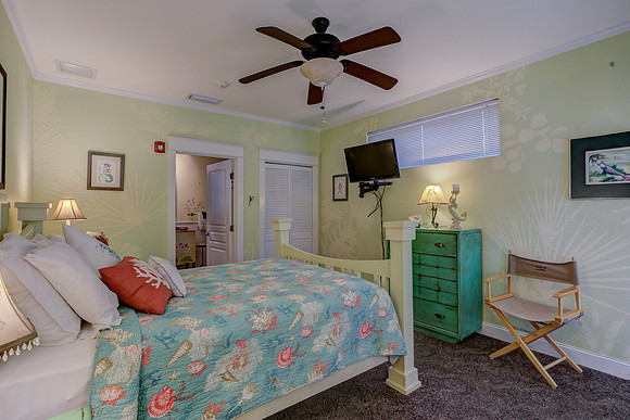 Guest Room 3-7