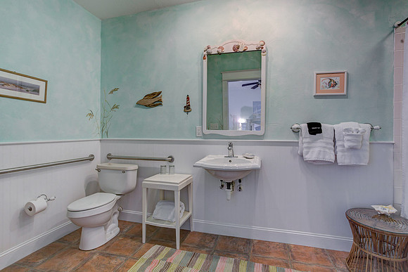 Guest Room 2-9