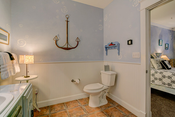 Guest Room 4-10